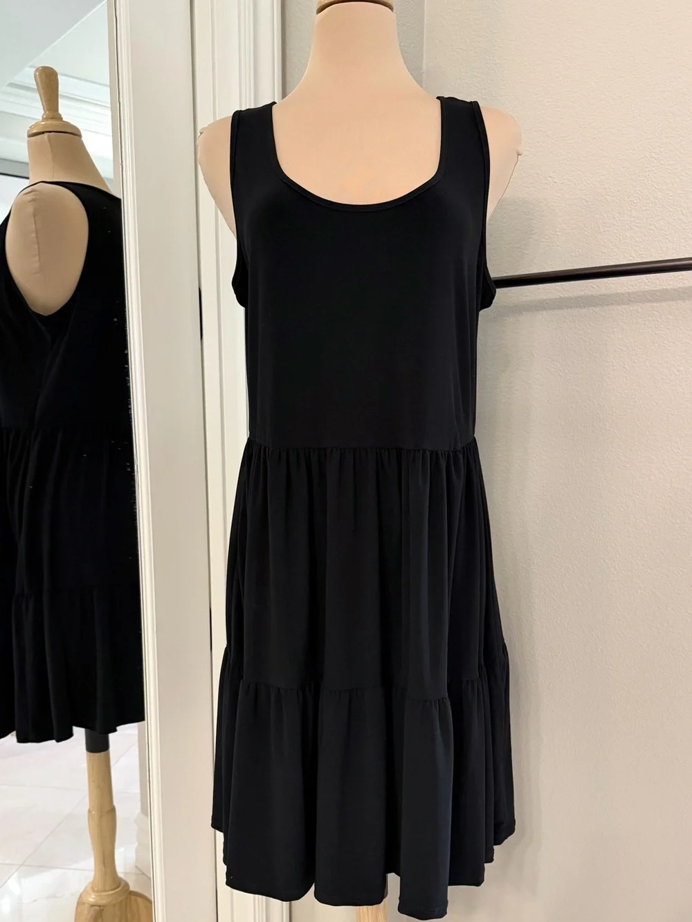 Tash + Sophie Black Tiered Mini Dress Sleeveless Stretch NWOT Large
